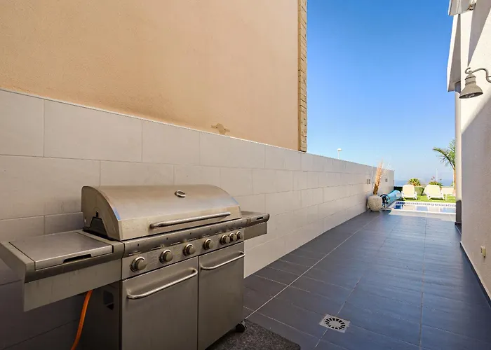 Elisabetta, Luxury With Heated Pool Ocean View In Adeje, Tenerife Villa Costa Adeje (Tenerife)