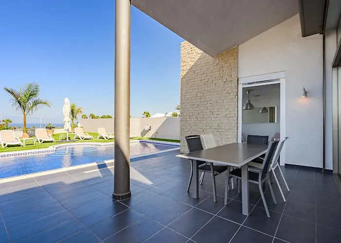 Villa Elisabetta, Luxury With Heated Pool Ocean View In Adeje, Tenerife *